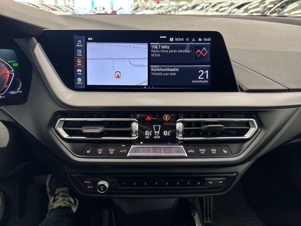 BMW 218 2022 Musta