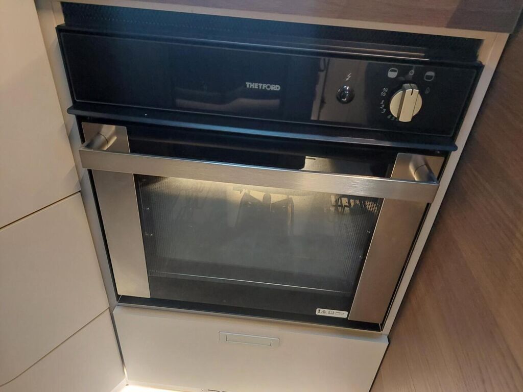 Adria Matrix Supreme 670 SL 2022 Harmaa