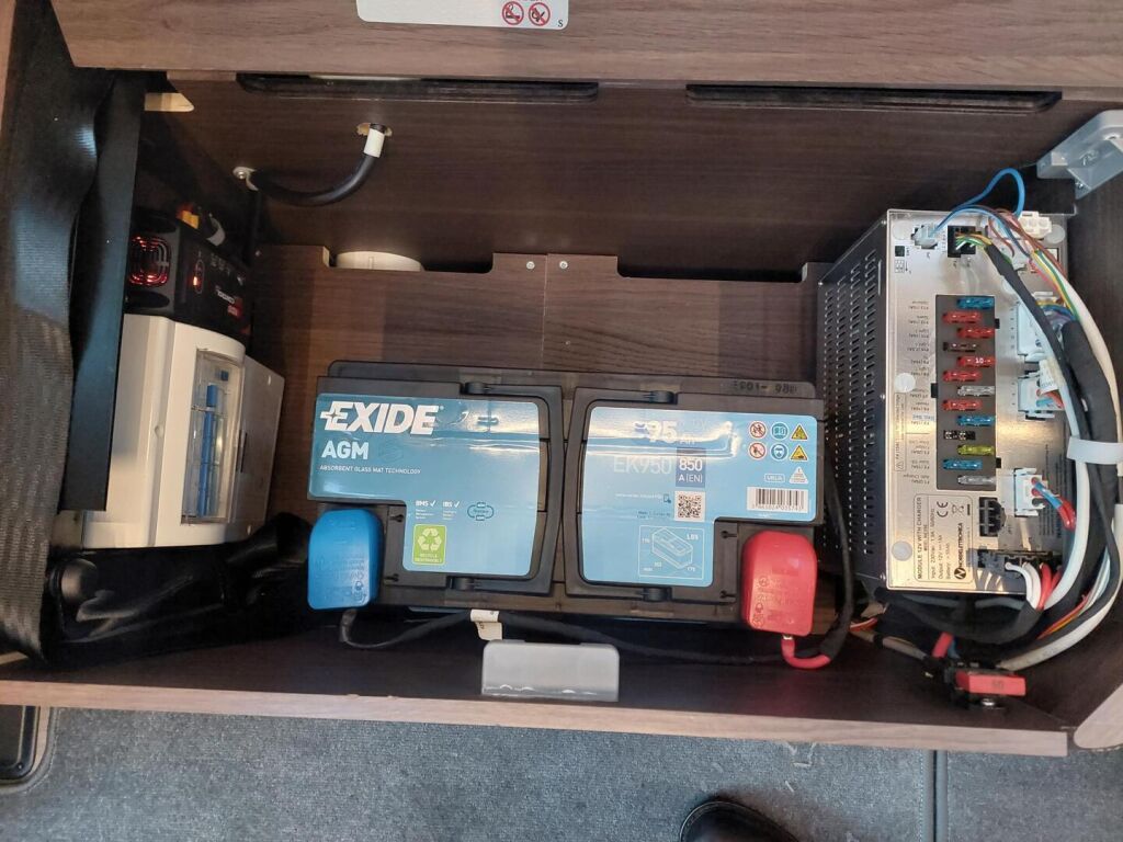 Adria Matrix Supreme 670 SL 2022 Harmaa