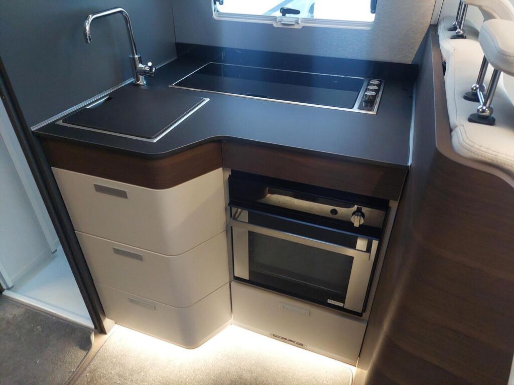 Adria Matrix Supreme 670 SL 2022 Harmaa