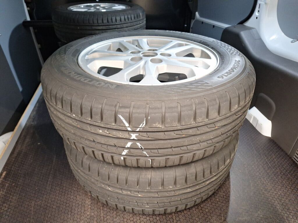 Ford Transit Connect 2022 Valkoinen