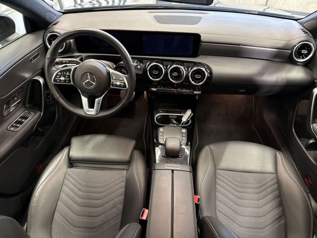 Mercedes-Benz CLA 2023 Musta