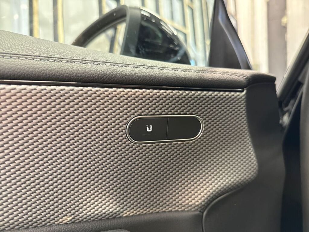 Mercedes-Benz CLA 2023 Musta