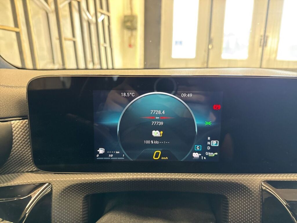 Mercedes-Benz CLA 2023 Musta