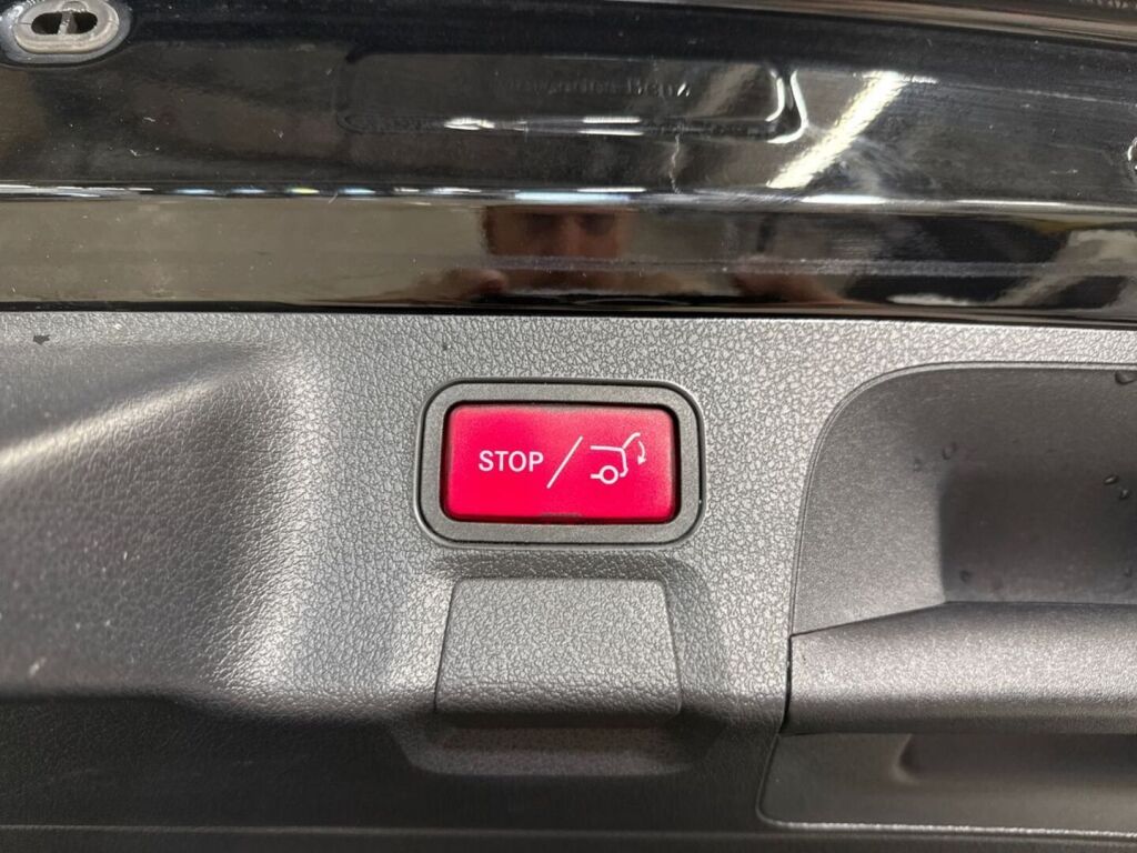 Mercedes-Benz CLA 2023 Musta