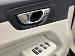 Volvo XC60 2023 Musta