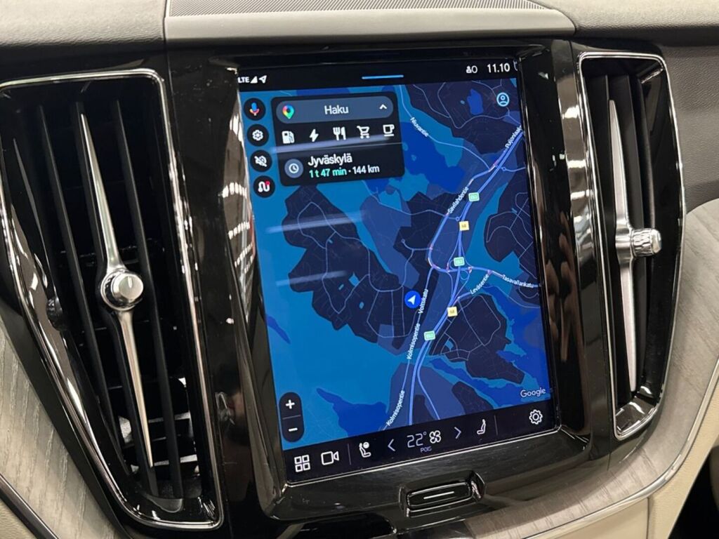 Volvo XC60 2023 Musta