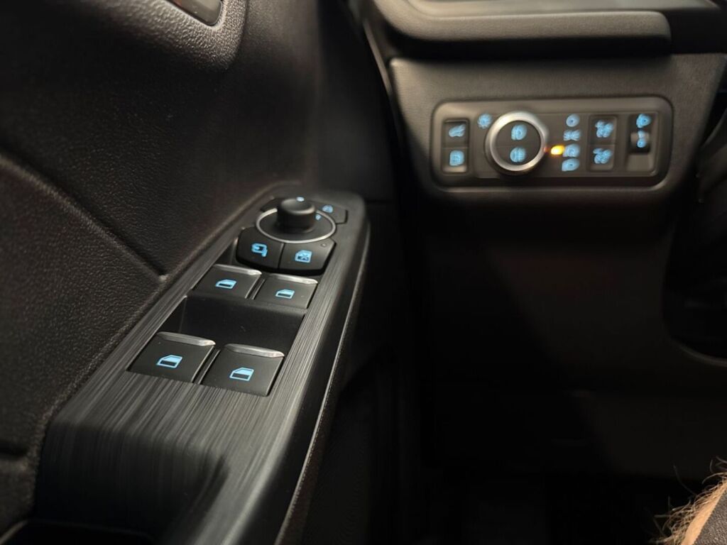 Ford Kuga 2023 Sininen