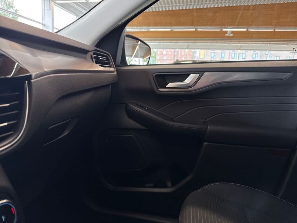 Ford Kuga 2023 Sininen