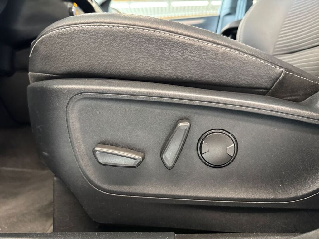 Ford Kuga 2023 Sininen