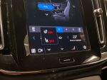 Volvo XC40 2023 Musta