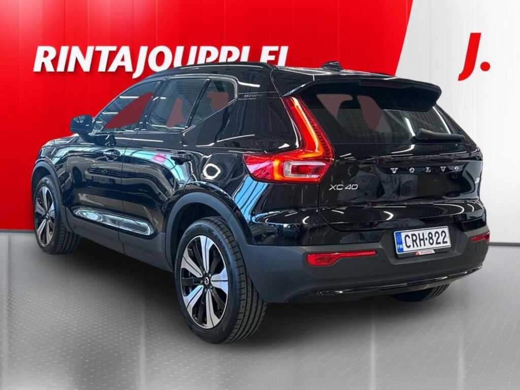 Volvo XC40 2023 Musta