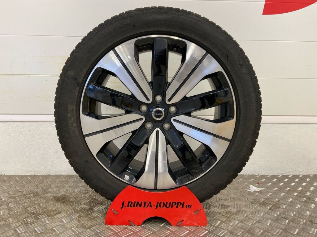 Volvo XC40 2023 Musta