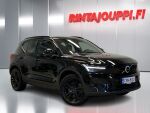 Volvo XC40 2023 Musta