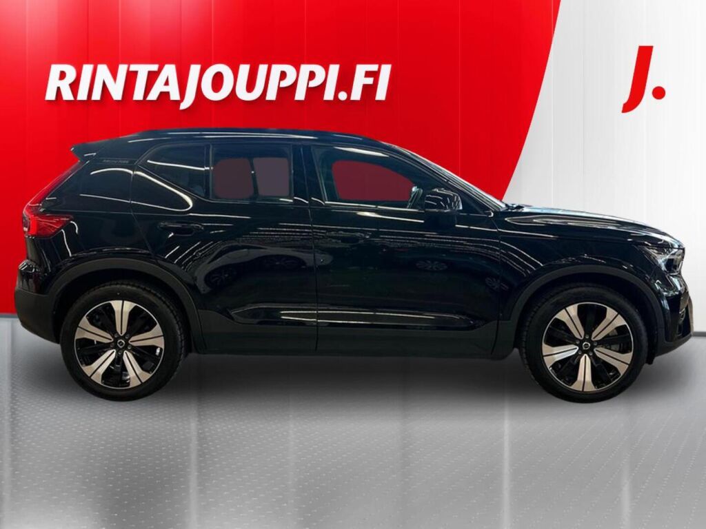 Volvo XC40 2023 Musta