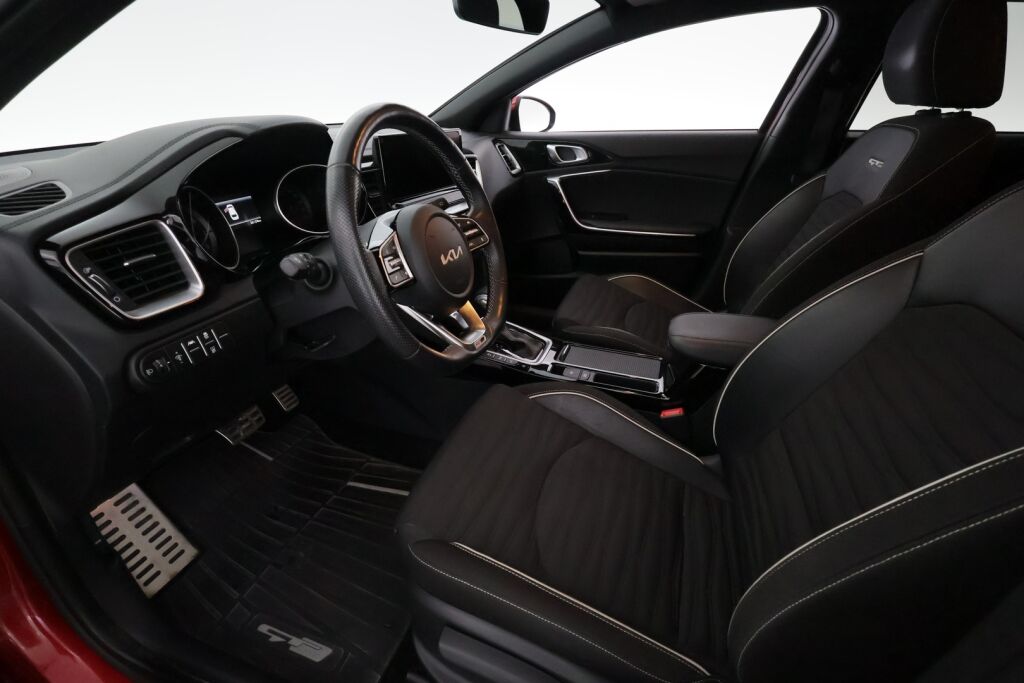 Kia ProCeed 2023 Punainen