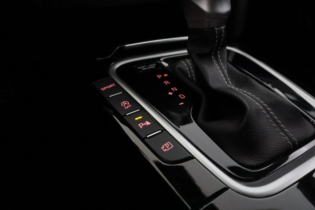 Kia ProCeed 2023 Punainen