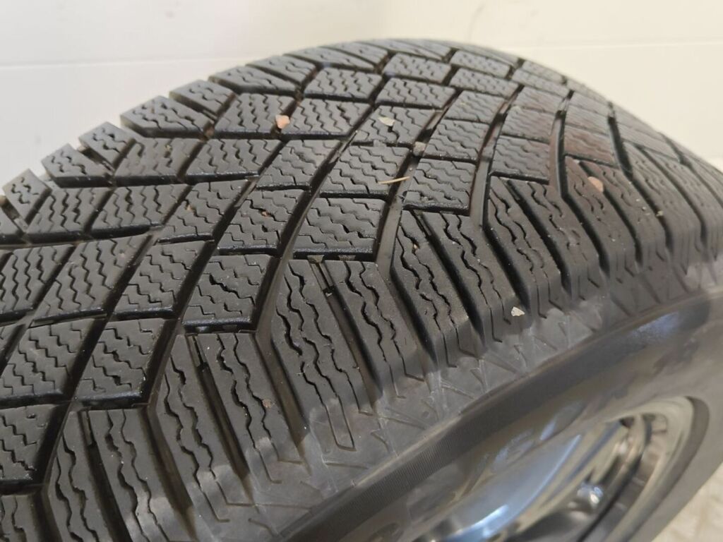 Toyota bZ4X 2023 Musta
