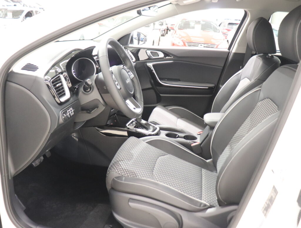 Kia Ceed 2023 Valkoinen