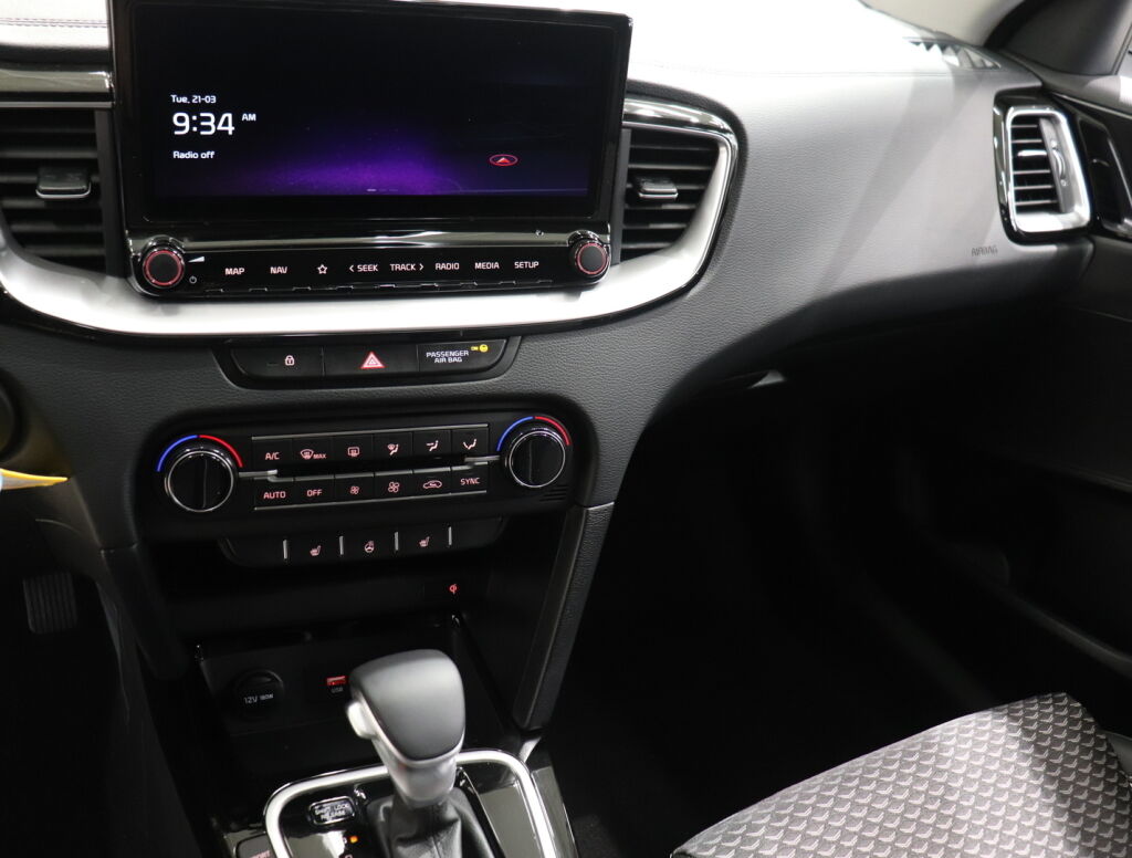 Kia Ceed 2023 Valkoinen