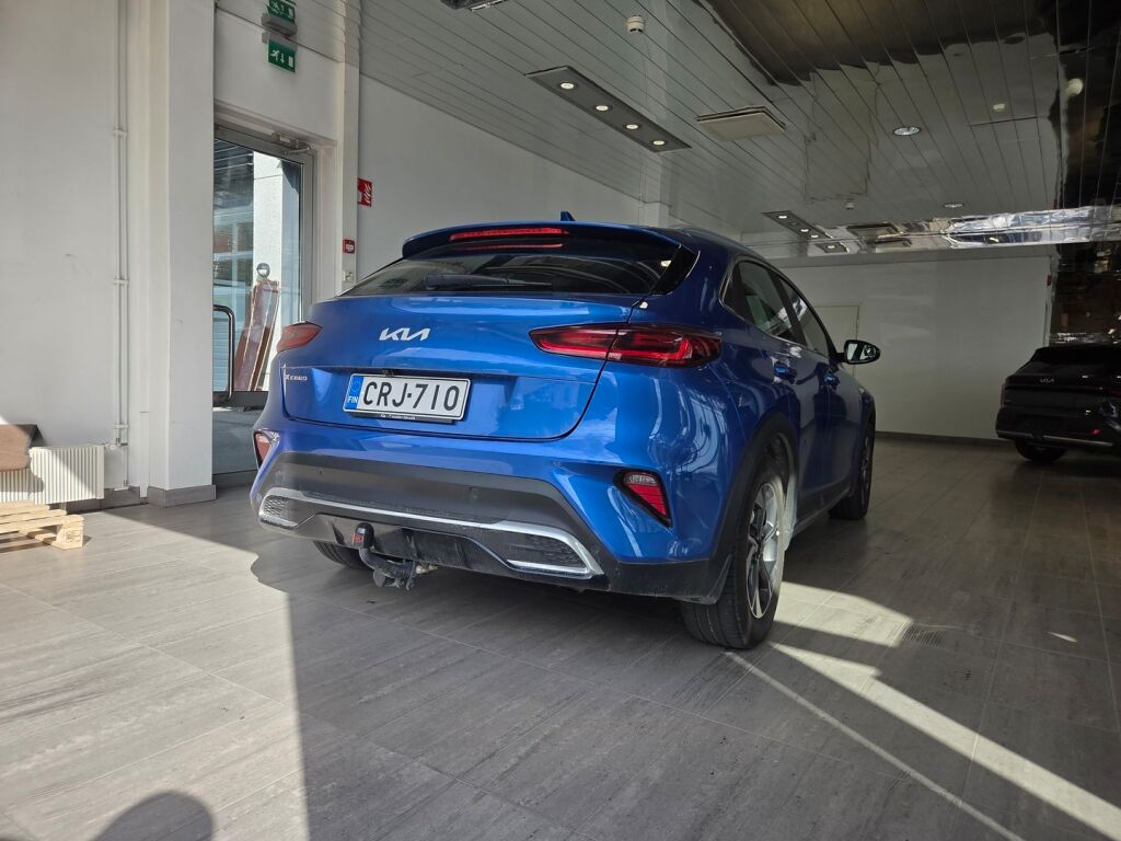 Kia XCeed 2024 Sininen