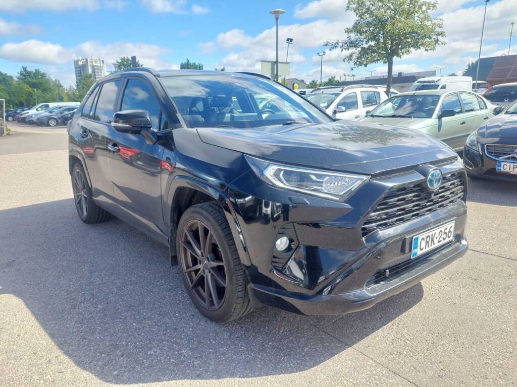 Toyota RAV4 2021 Musta