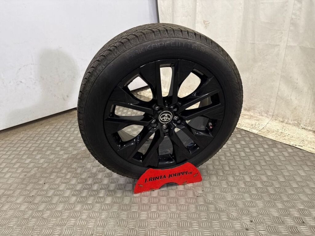 Toyota RAV4 2021 Musta