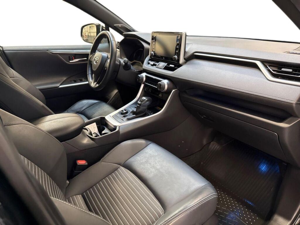 Toyota RAV4 2021 Musta