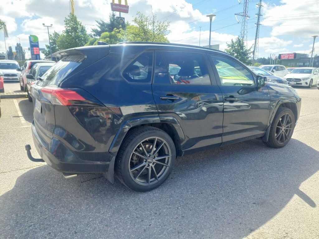 Toyota RAV4 2021 Musta