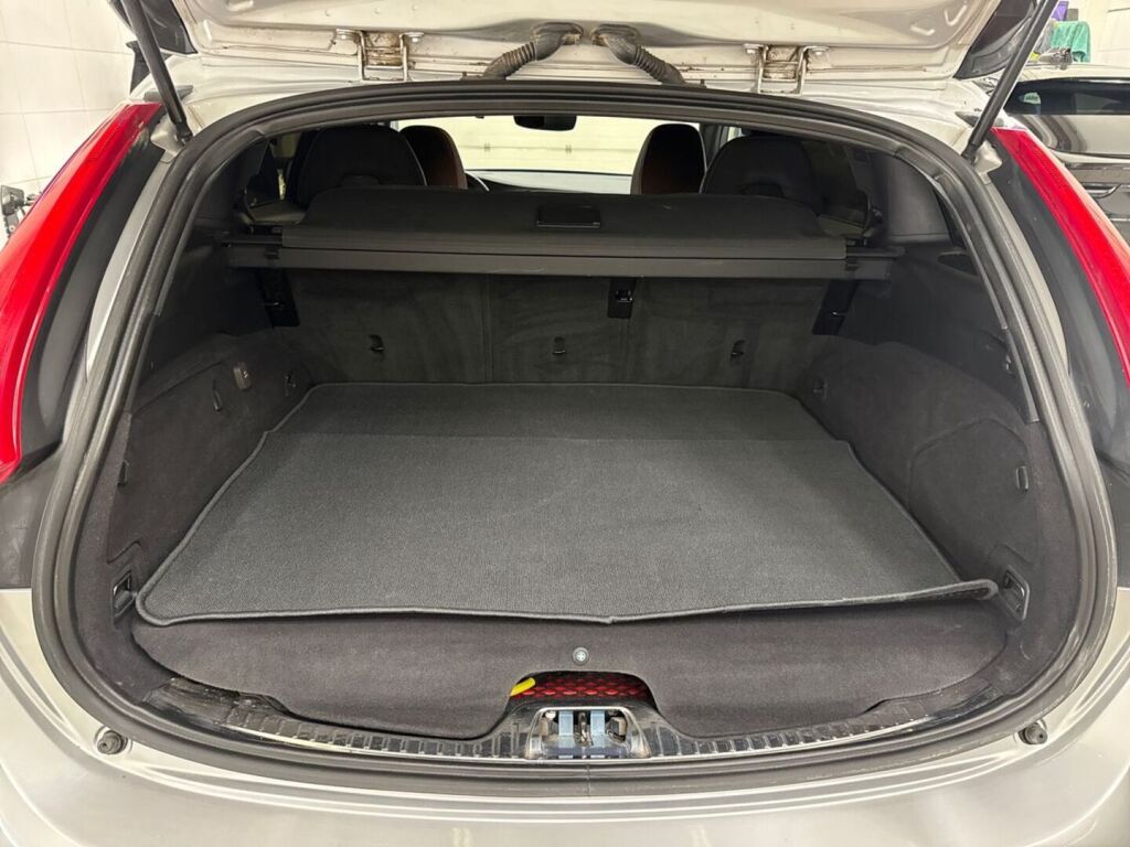 Volvo V60 2018 Hopea