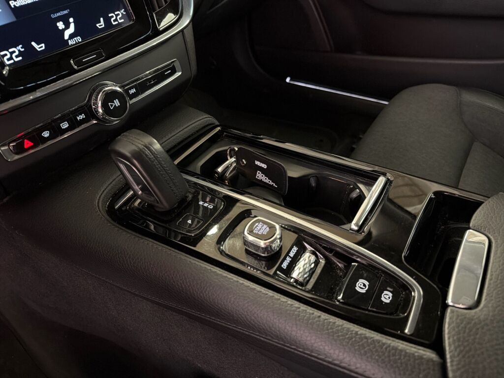 Volvo V90 2020 Harmaa