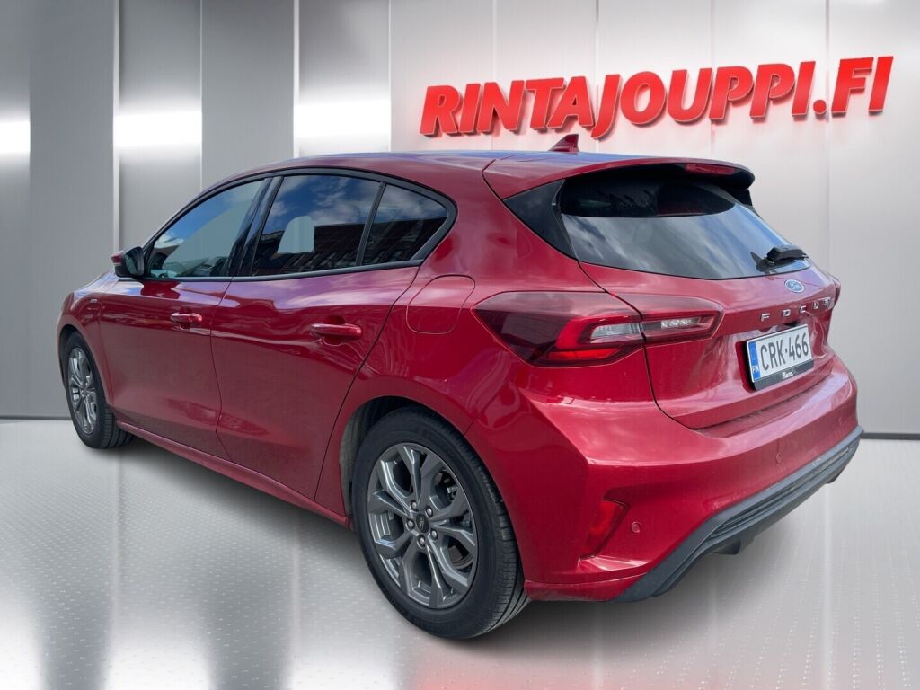 Ford Focus 2023 Punainen