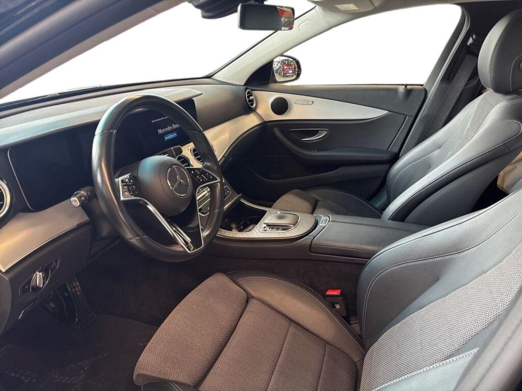 Mercedes-Benz E 2023 Musta