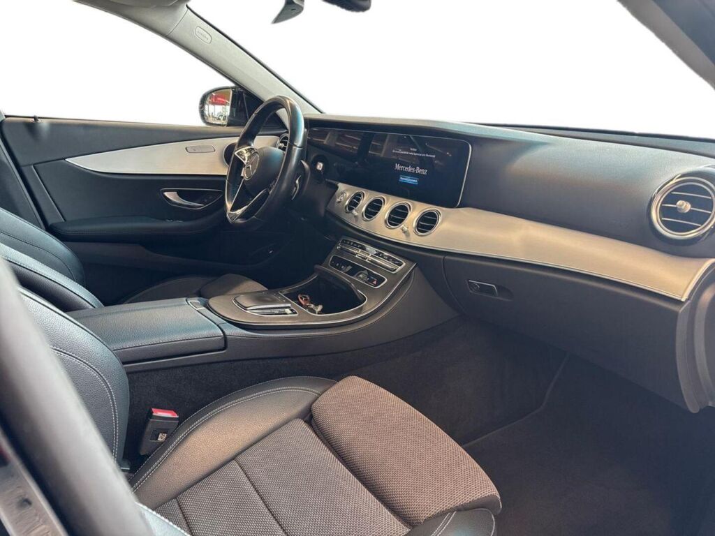 Mercedes-Benz E 2023 Musta