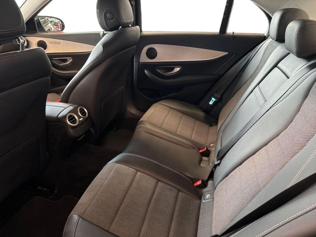 Mercedes-Benz E 2023 Musta