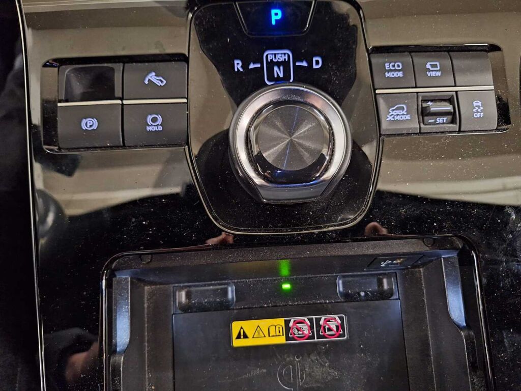 Toyota bZ4X 2023 Musta