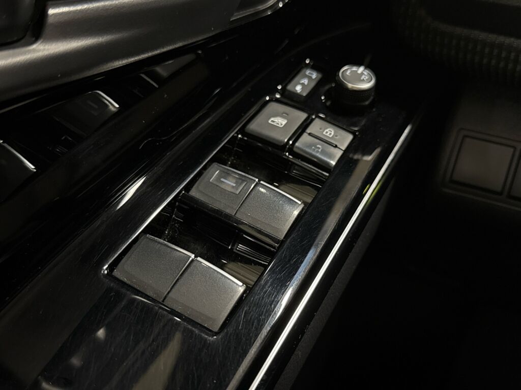 Toyota bZ4X 2023 Musta