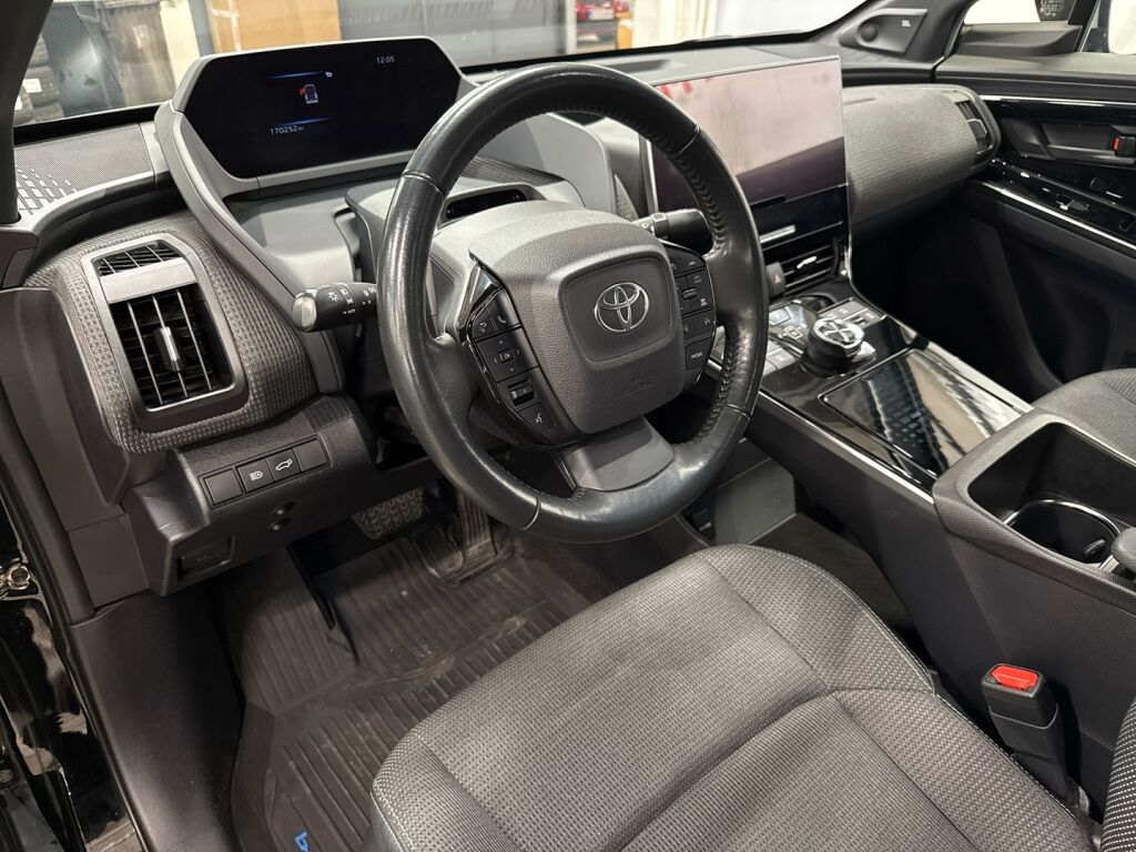 Toyota bZ4X 2023 Musta