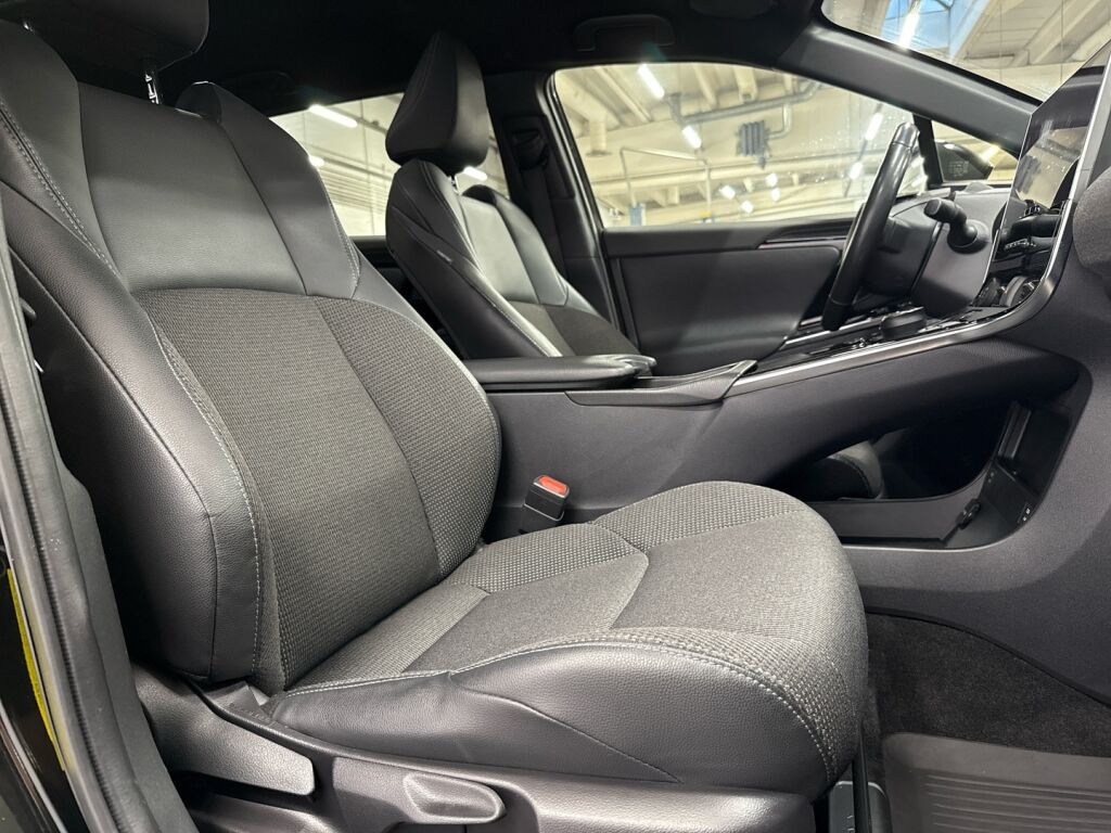 Toyota bZ4X 2023 Musta