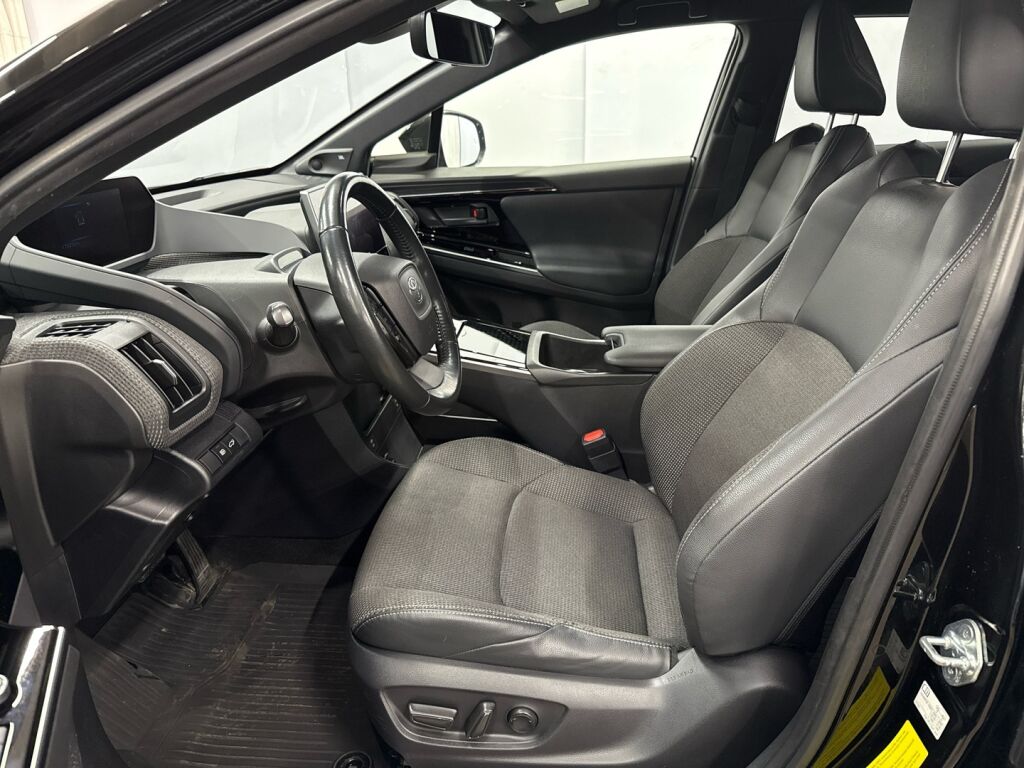 Toyota bZ4X 2023 Musta