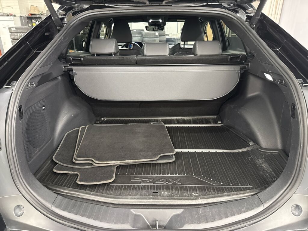 Toyota bZ4X 2023 Musta