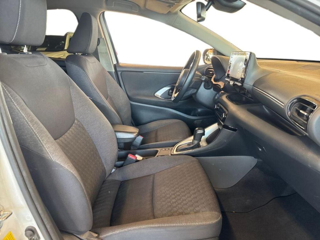 Toyota Yaris 2023 Valkoinen