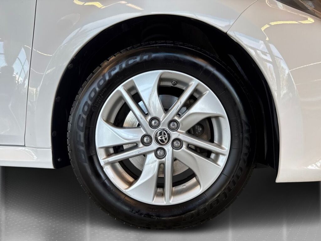 Toyota Yaris 2023 Valkoinen