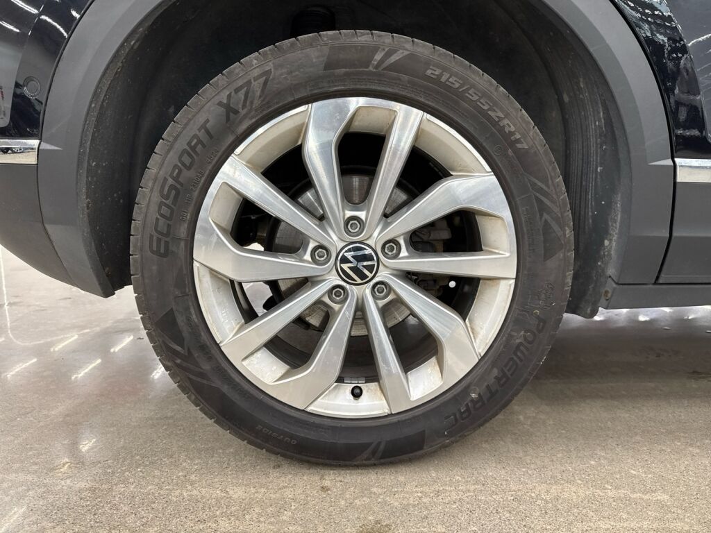 Volkswagen T-Roc 2023 Musta