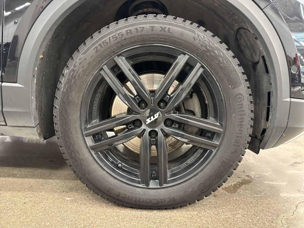 Volkswagen T-Roc 2023 Musta