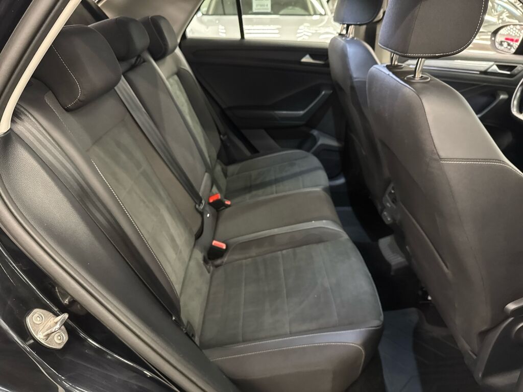 Volkswagen T-Roc 2023 Musta