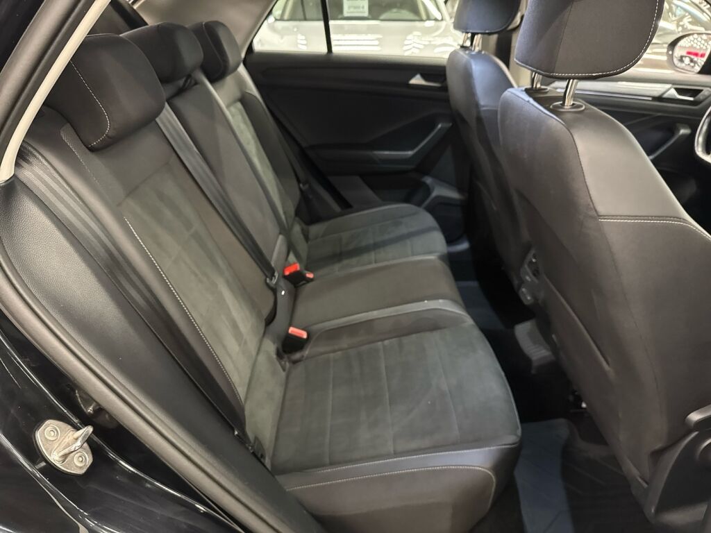 Volkswagen T-Roc 2023 Musta