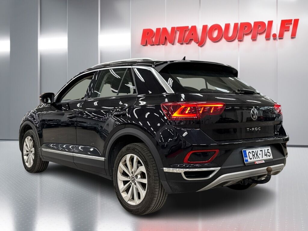 Volkswagen T-Roc 2023 Musta