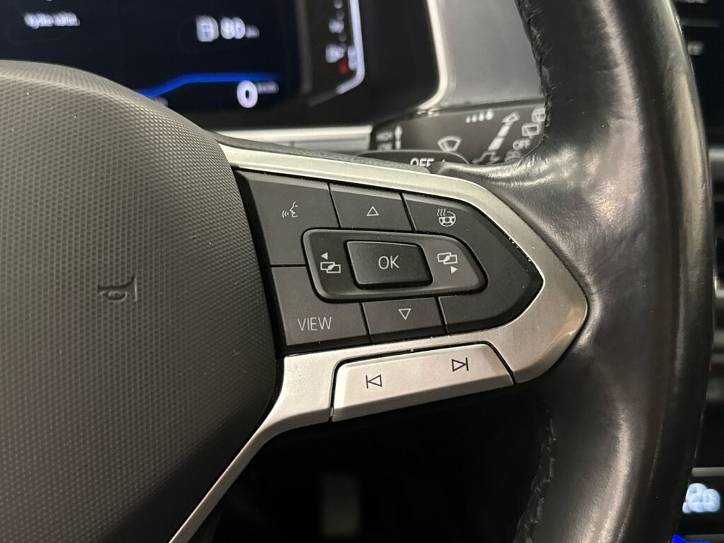 Volkswagen T-Roc 2023 Musta