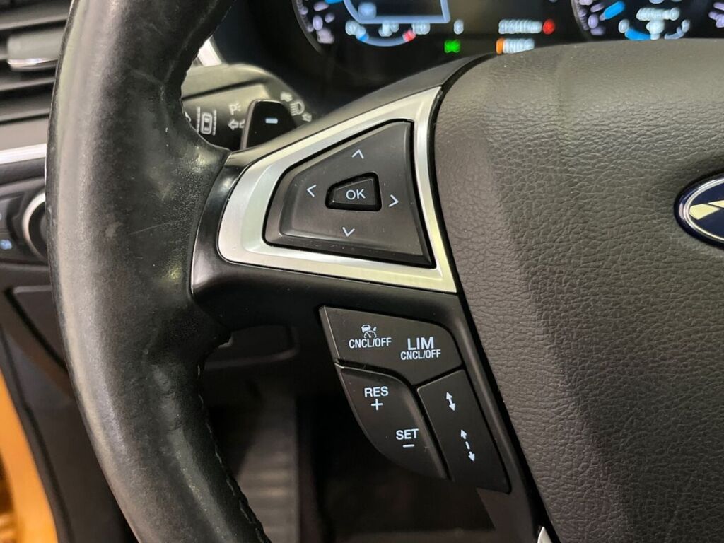 Ford Edge 2016 Oranssi